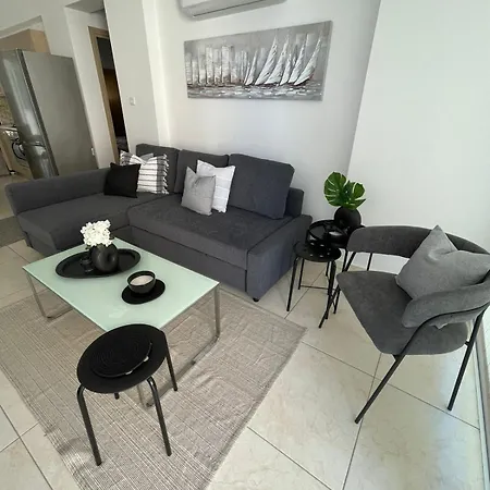 Novel Апартаменты Ларнака