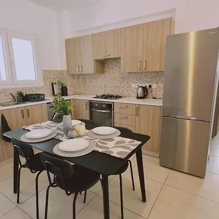 Novel * Ларнака